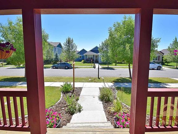 3rd image of 209 Woodman Dr