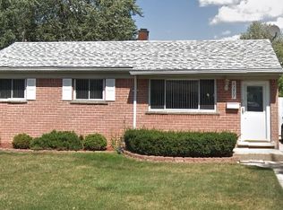 23407 Glenbrook St, Saint Clair Shores, MI 48082