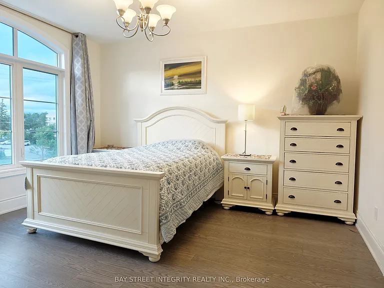 211 Hillsview Dr — Photo 11