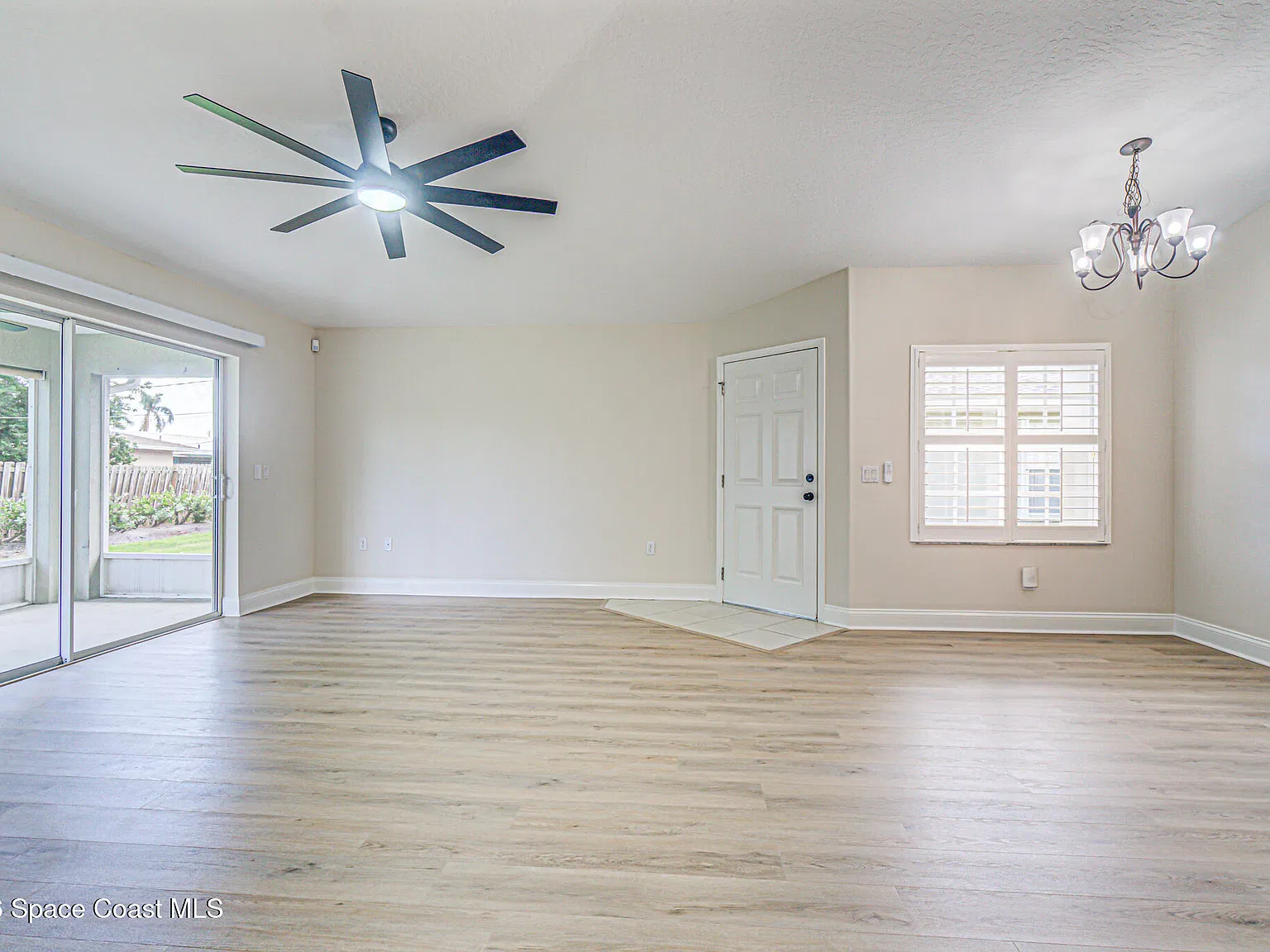 3 bed, 2.0 bath, 1412 sqft, $2,700 — Photo 3