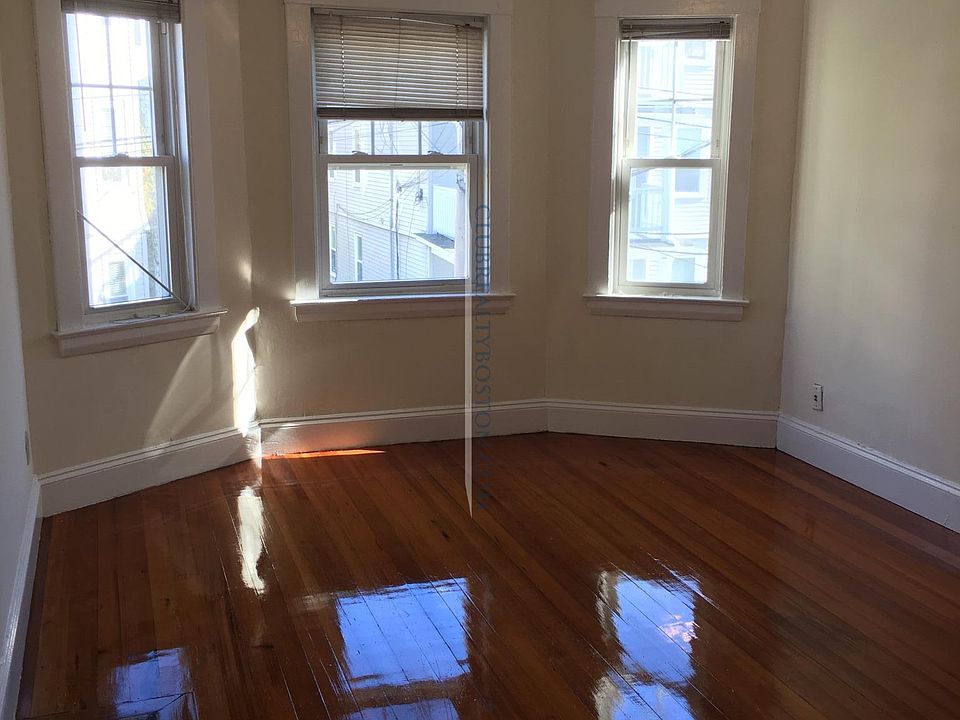 1st image of 51 Montfern Ave