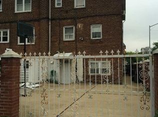 15301 77th Rd, Flushing, NY 11367