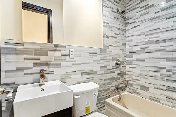 Rented by Safdie Realty Group | media 22