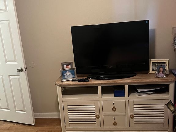 3rd image of 711 Underwood Ave #0