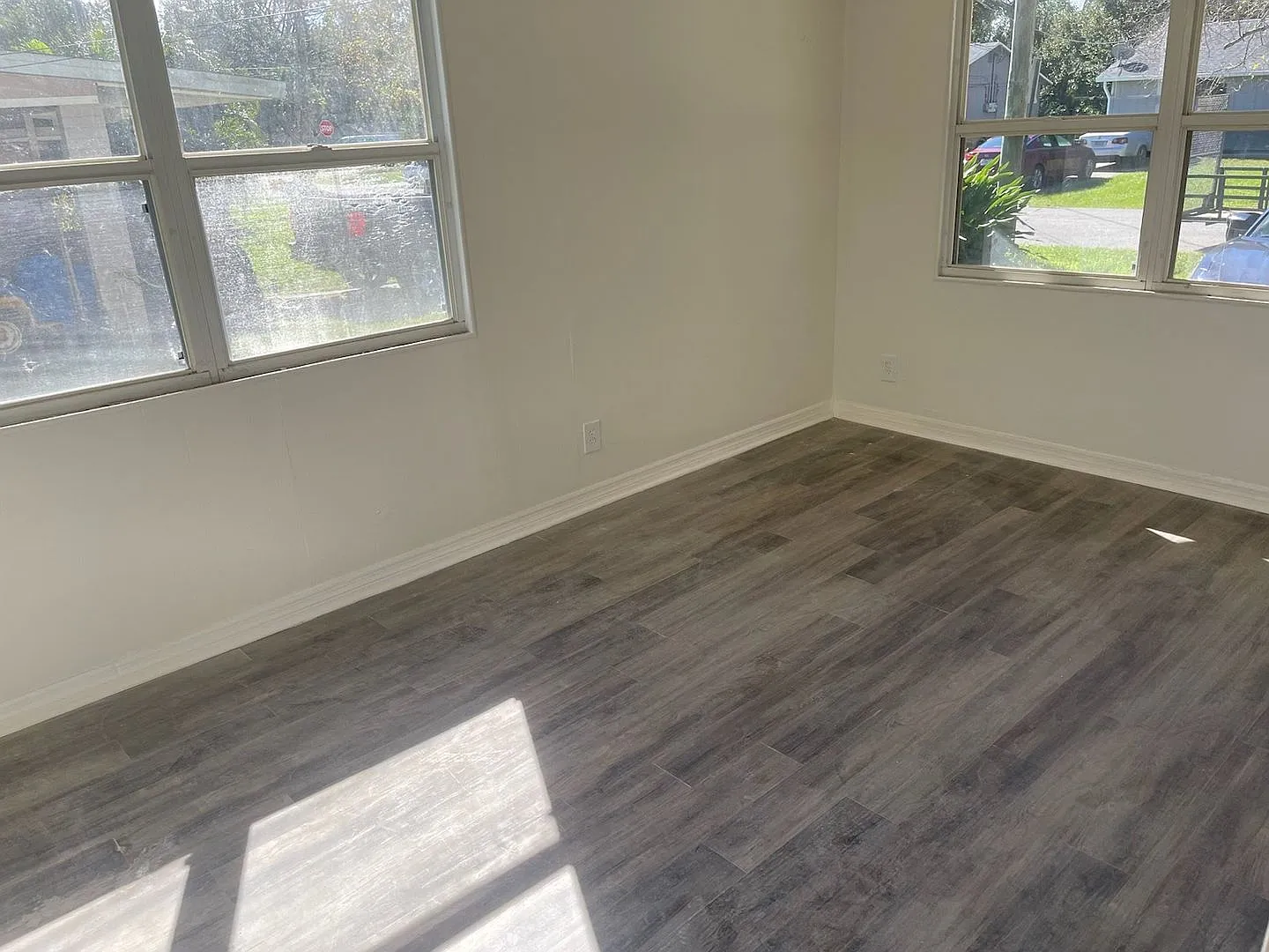 Beautiful home with backyard! — Photo 3