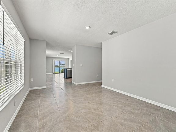 5th image of 1172 7TH AVENUE NW