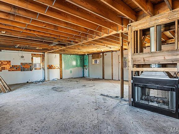 5th image of 493 Brightstone Rd