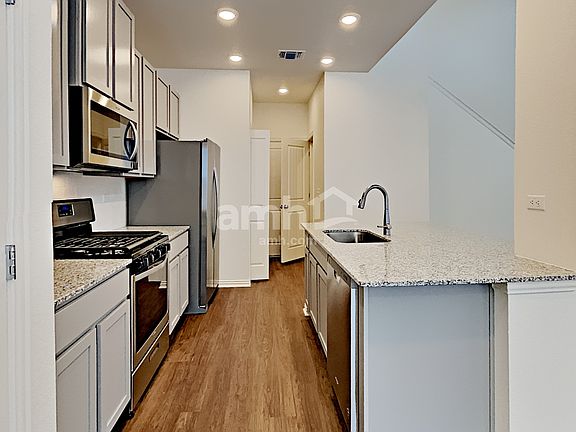 3rd image of 2707 Spencebrook