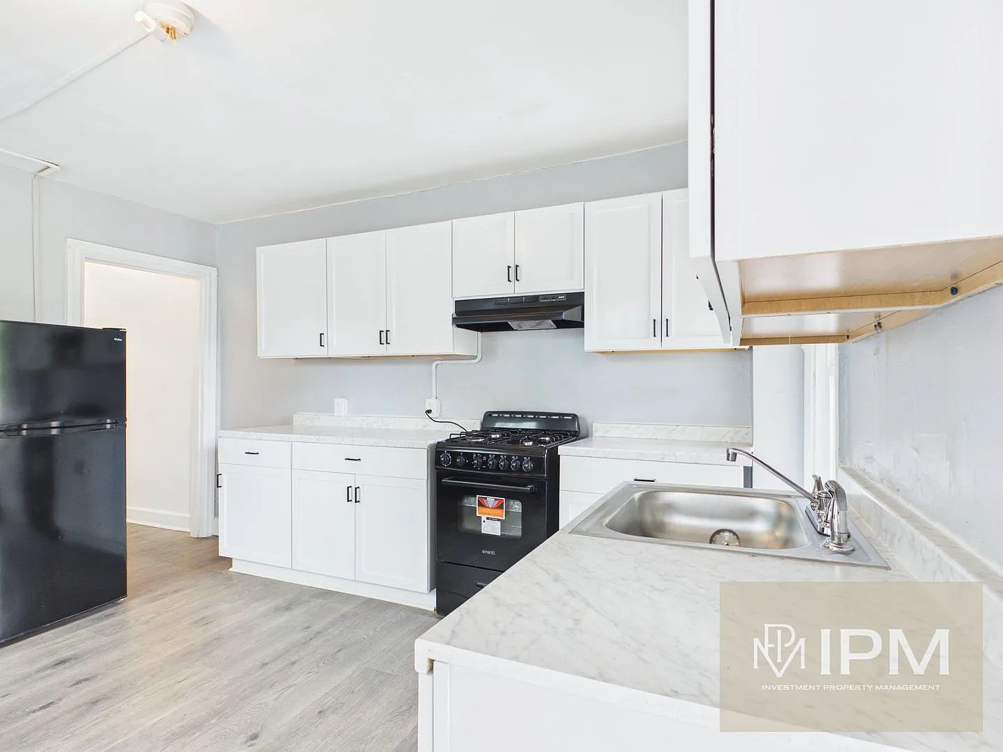 23 E South St — Photo 3
