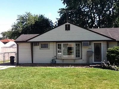 9067 S Main St photo 1