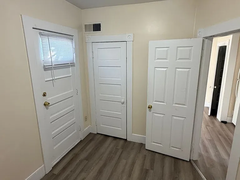 12 Varney St #2-R — Photo 11