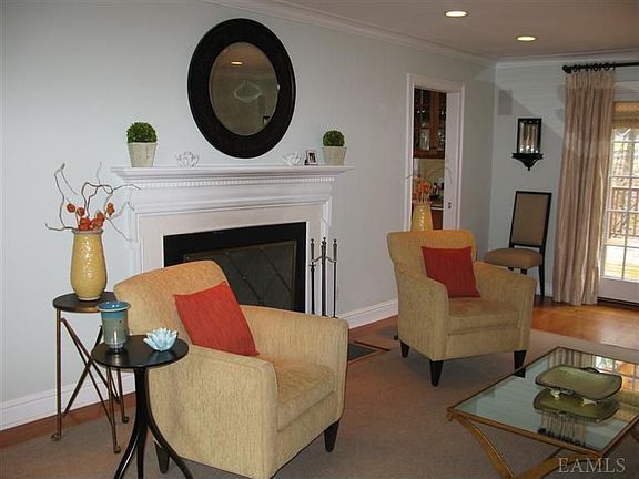 2nd image of 835 Soundview Dr