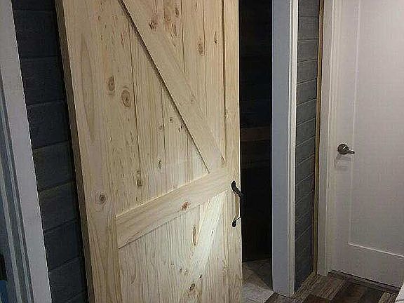 Barndoor; space saver