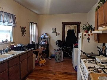 4th image of 1014 W High St #A