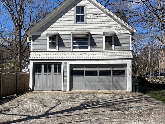 5th image of 325 S Batavia Ave