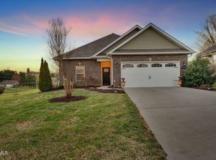 5003 Vista Ct, Piney Flats, TN 37686
