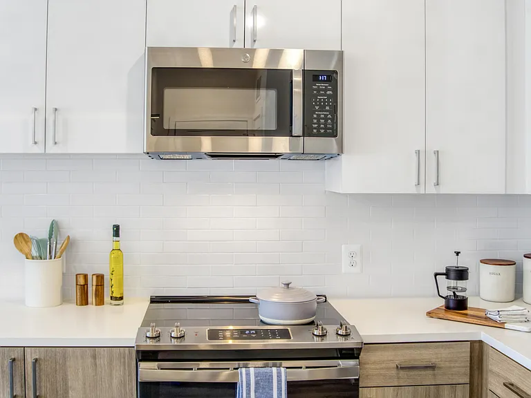 Westmont Apartments — Photo 15