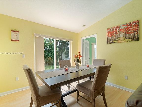 4th image of 5948 Azalea Cir