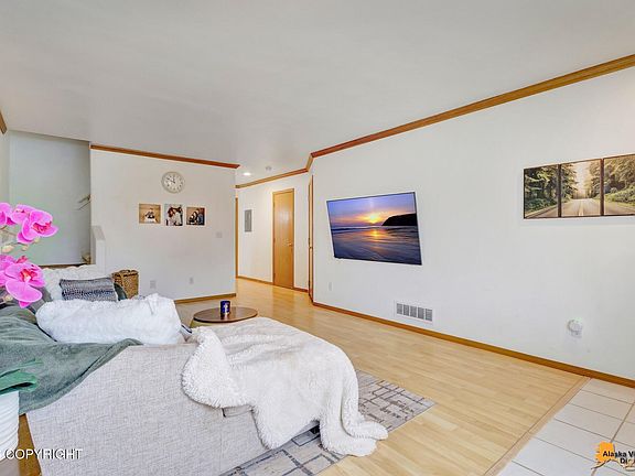 5th image of 4220 Lakeridge Cir