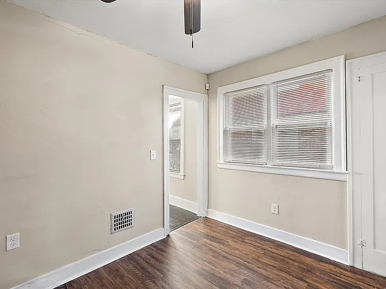 5741 Lakewood St — Photo 29