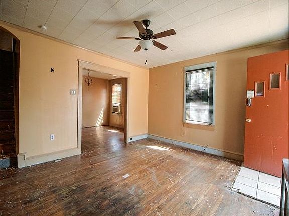 3rd image of 917 Bedford Ave