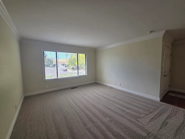 11732 Bloomington Way — Photo 2