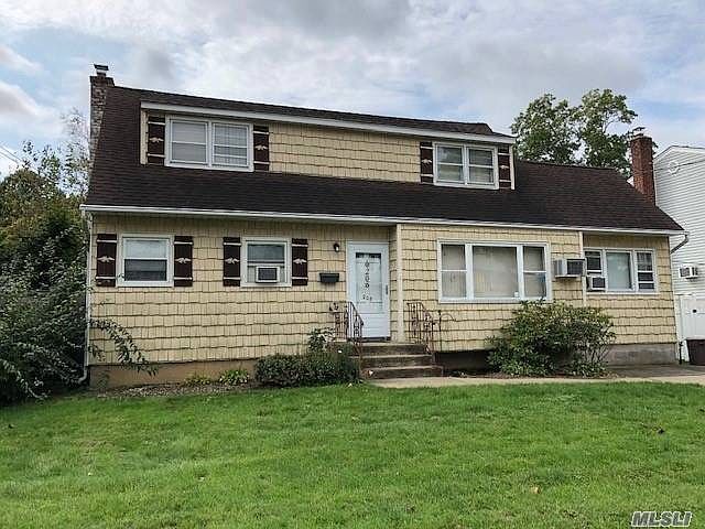 1st image of 208 Aster St