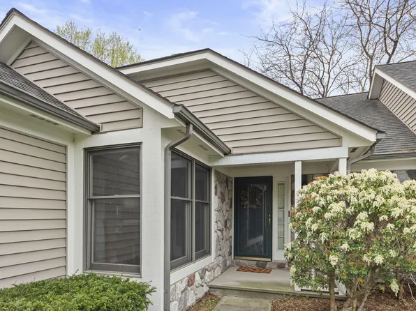 2448 Shoreham Highlands St, Saint Joseph, MI 49085