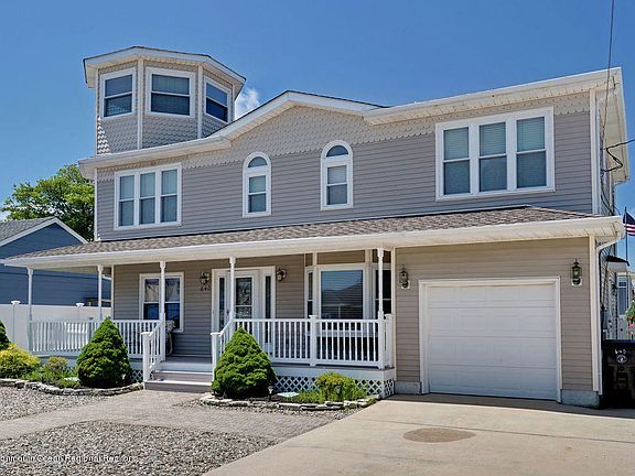2nd image of 640 Bayview Dr