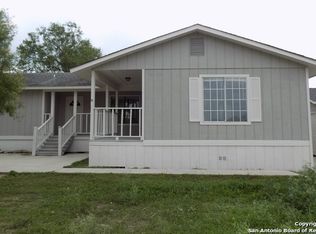 1135 East Trl, Pleasanton, TX 78064