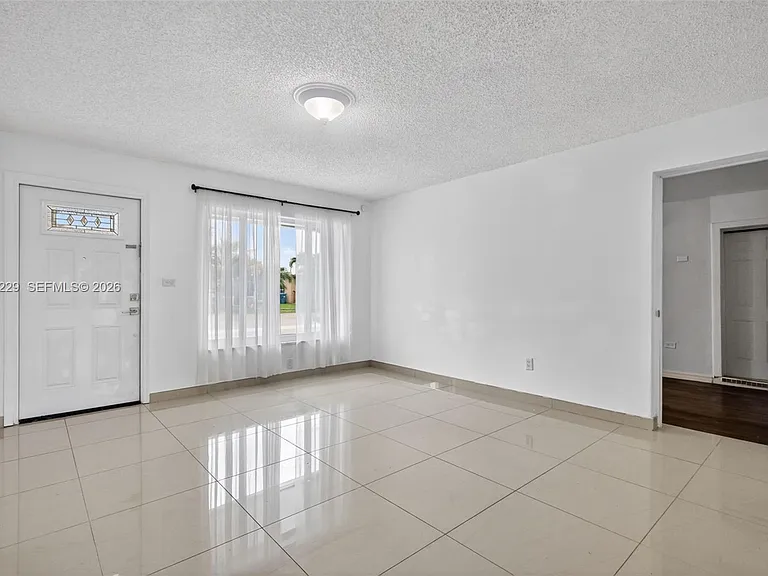 17001 NW 53rd Ct — Photo 9