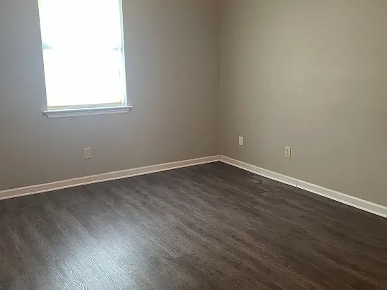 52 Iris Ln — Photo 3