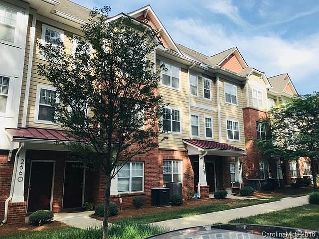 1st image of 2640 Weddington Ave