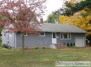 39 Kinter St, Clinton, NJ 08809