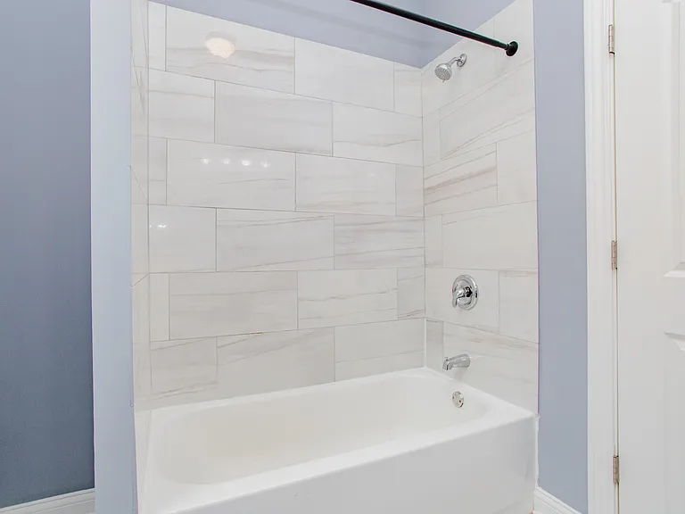 2906 N Harding Ave #2 — Photo 20
