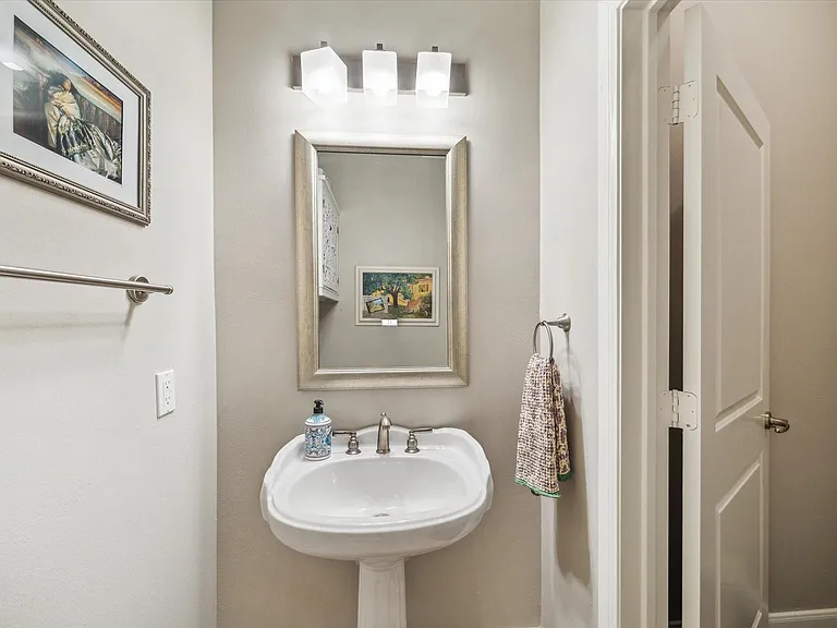 300 Saint Joseph Pkwy #223 — Photo 10