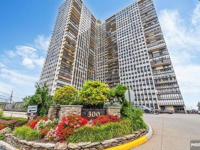300 Winston Dr #C1008, Cliffside Park, NJ, 07010