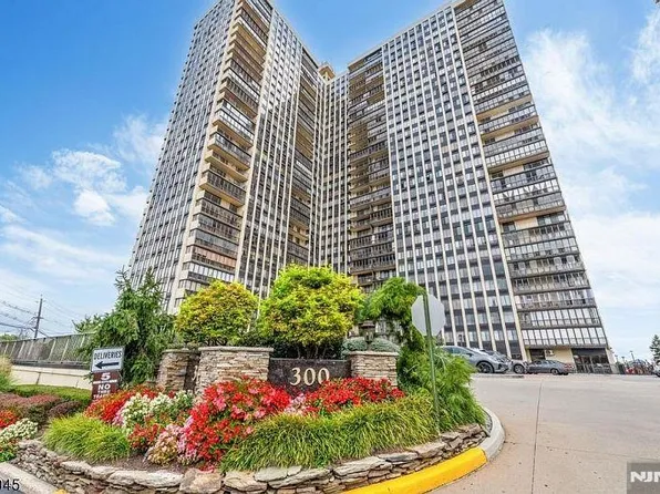 300 Winston Dr #C1008, Cliffside Park, NJ 07010