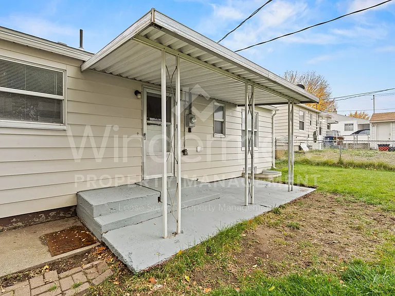 5723 N Milton St — Photo 15