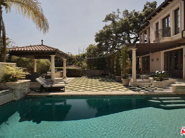 614 N Palm Dr — Photo 21