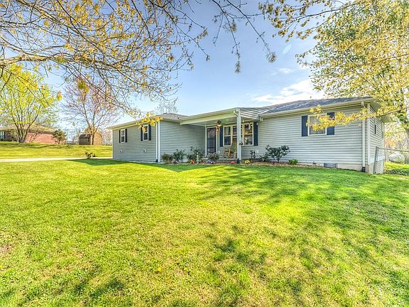 2nd image of 613 Hunter Ln