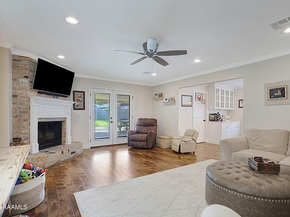 3rd image of 1616 Willow Bend Dr