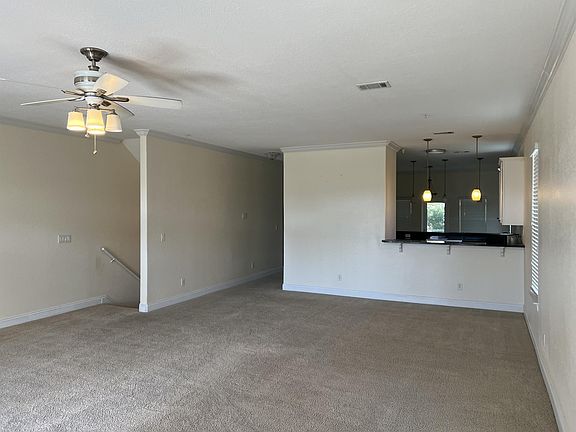 4th image of 118 Spires Ln #5B-1