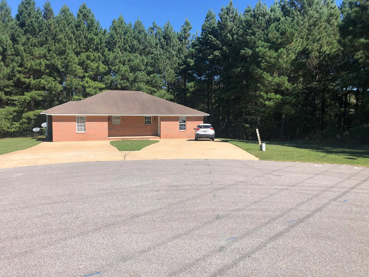 186 Caleb Dr — Photo 1