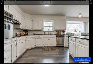 415 E 10th St — Photo 8