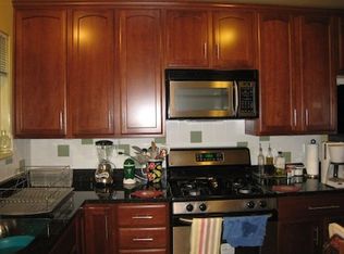 10527 Montrose Ave APT 102, Bethesda, MD 20814