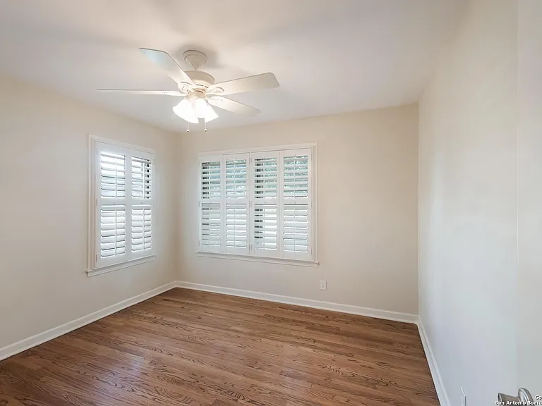 255 Millwood Ln — Photo 3