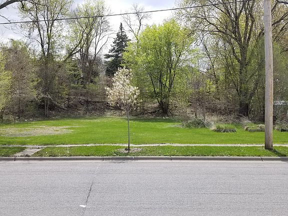3rd image of 1334 York Ave