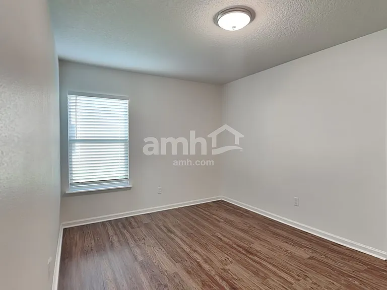 1045 Bains Lake Dr — Photo 13