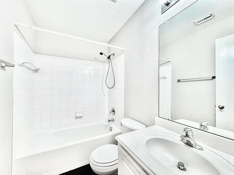 13327 Belvedere Park Ct — Photo 8